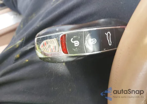 2011 Porsche Panamera 4 z USA, uszkodzony, nr VIN WP0AA2A78BL020720